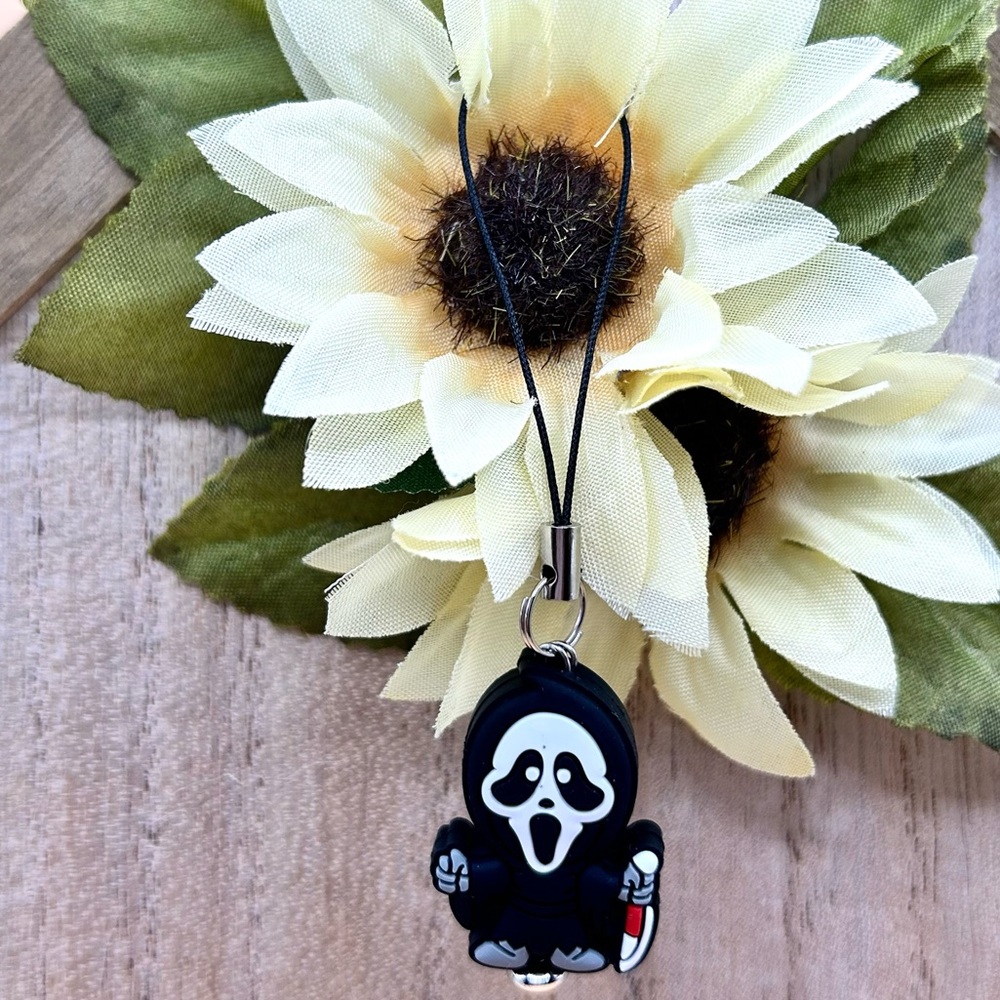 Scream Phone Charm